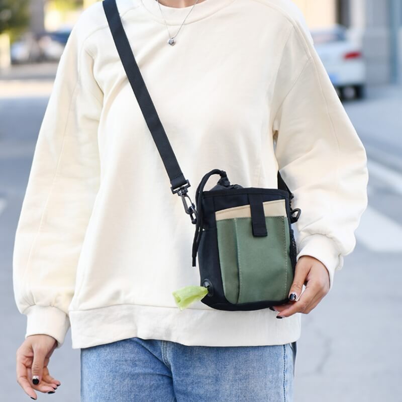 Portable Dog Treat Pouch for Walking and Training - Peties